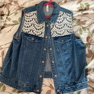 Denim vest with lace detailing